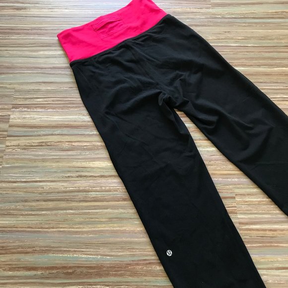 Lululemon Stir It Up Black & Pink Stirrup Pants w/ Pleated Waist Stirrup Joggers - Picture 9 of 12